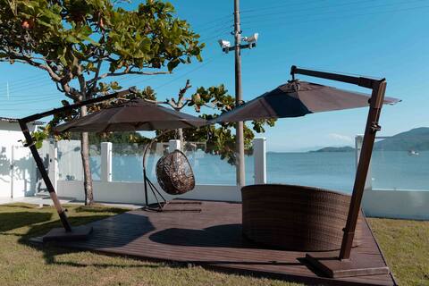 Casa Paradise SEA FRONT!
