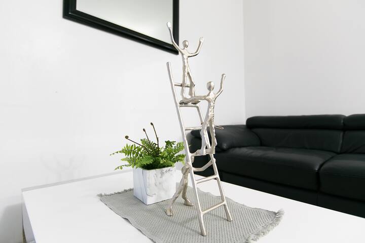 3 Bedrooms 2 Full Baths in Murray Hill Balcony gallery image 3