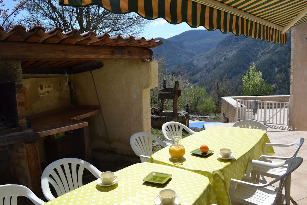 terrasse coté vallée