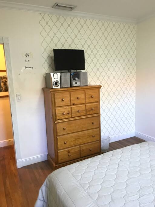 Flip side of Guest Bedroom
TV- Stereo- CD player