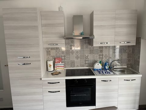 Top Airbnb: Entirely seafront apartment in Savona a Savona