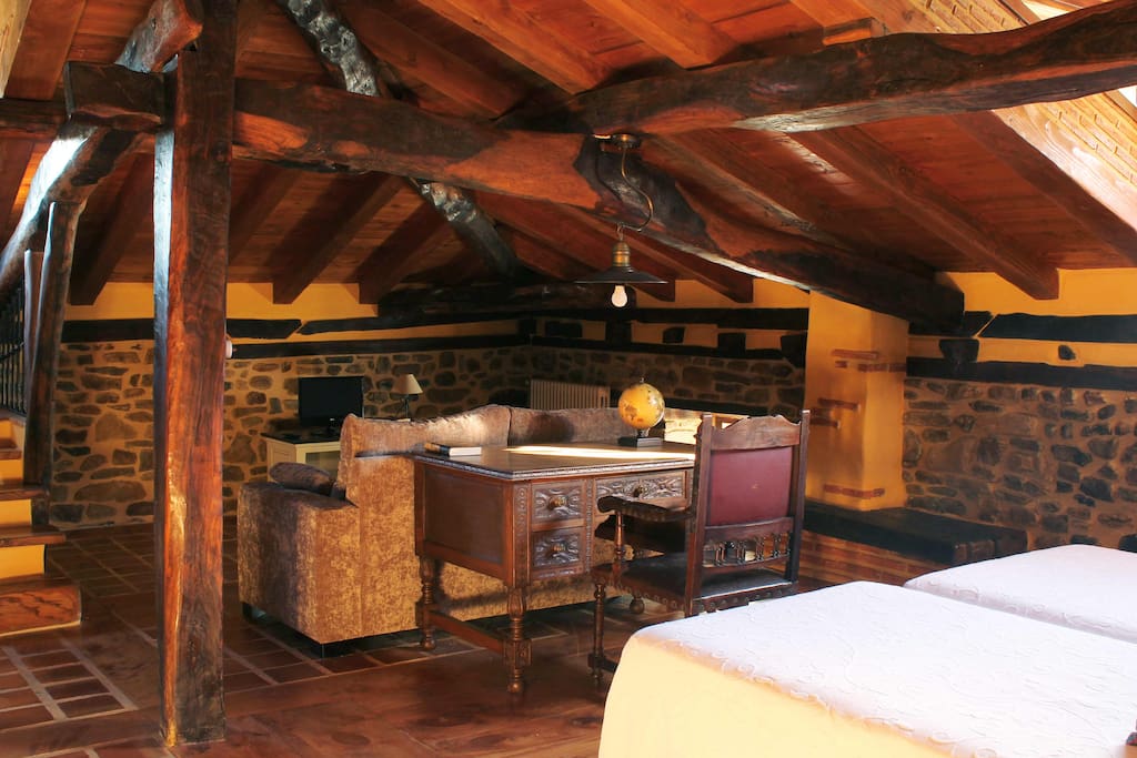 Habitación muy amplia.