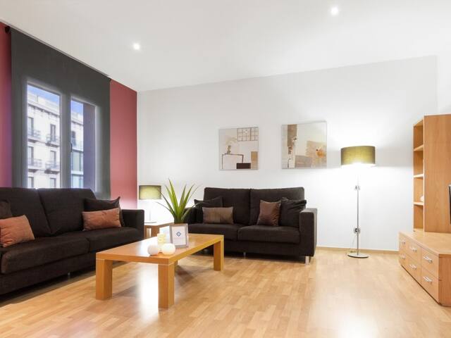 Family apartment near Barcelona´s main square gallery image 4