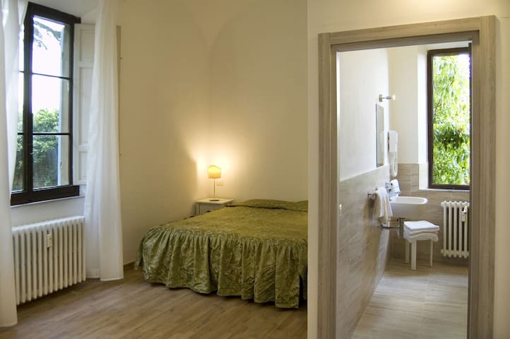 B&B Relais Corte Cavalieri, charming room in Siena