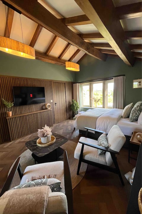 Top Airbnb: Saltonstall AirBnb in Halifax