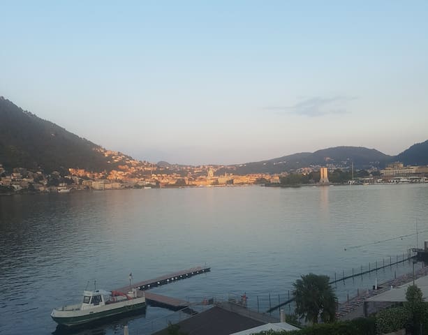MONOLOCALE fronte LAGO A COMO.