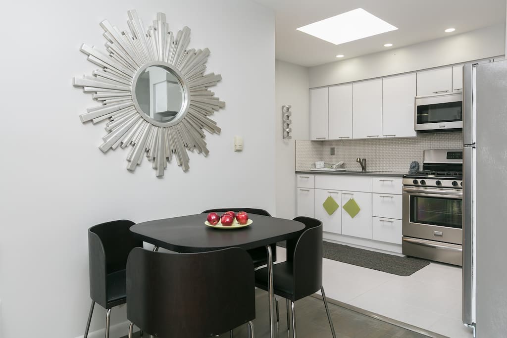 spacious living room /dinning room / kitchen layout