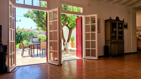 Mediterenian House With Beautiful Garden