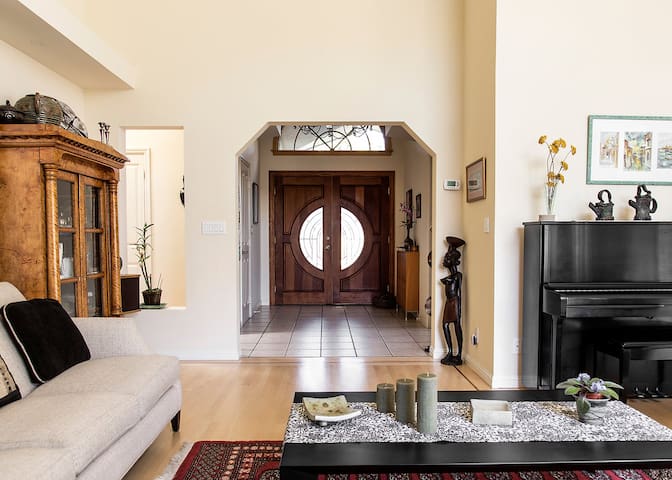 Beautiful spacious 4 bedroom house in Los Altos gallery image 2