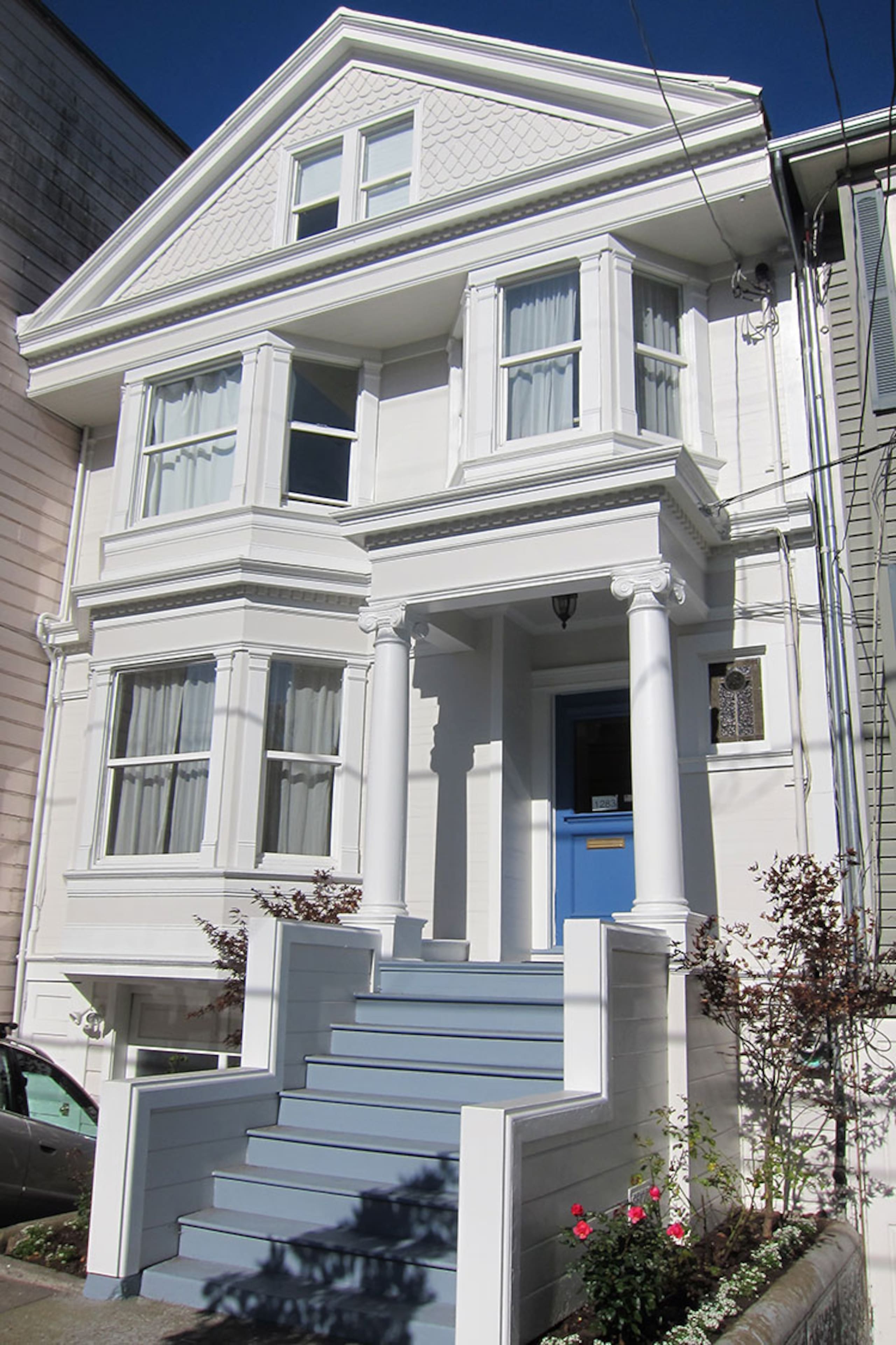 Home in San Francisco · ★4.98 · 4 bedrooms · 4 beds · 2.5 baths - Image 2