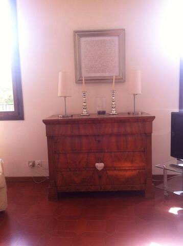 Palazzo with Spectacular Canal View gallery image 3