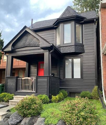 Beaches Bungalow Getaway with Hot Tub