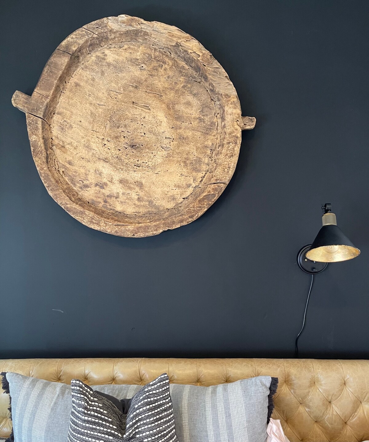 Spavaća soba s dvostrukim kožnim krevetom na razvlačenje