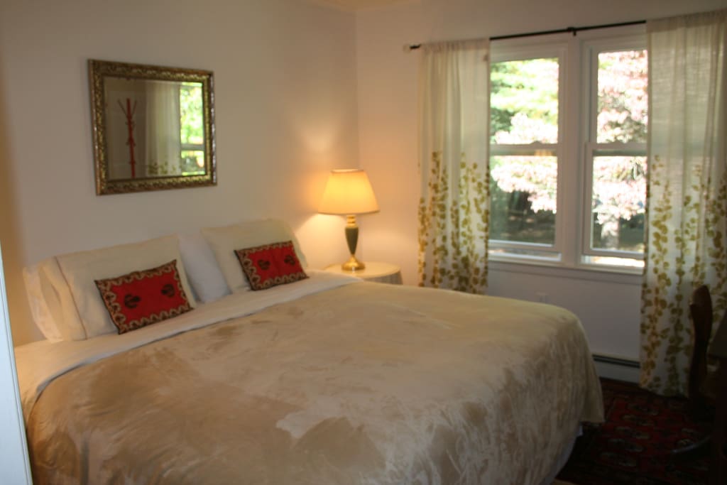King or twin bedroom across from master bath, new beds