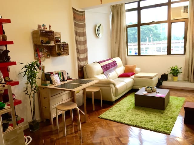 ❤❤SuperHost's Private Bedroom on HK Island @TinHau