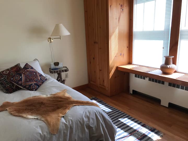 ห้องนอนชั้นล่าง