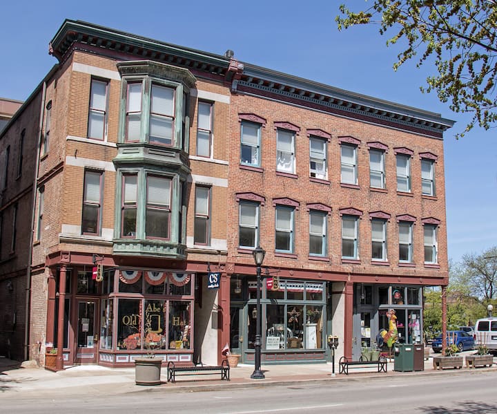 14 Best Airbnb Vacation Rentals In Springfield, Illinois Updated 2024