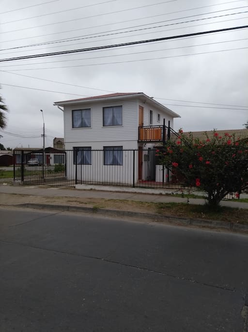 Ubicados en una de las principales calles de la Sindempart,un sector altamente residencial con locomoción colectiva a la puerta al centro de Coquimbo y La Serena