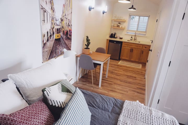 The Greatest Carriage House In East Sacramento