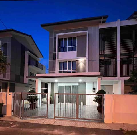 Kuala Selangor Moonlight Sweet Home Semi-D 30Pax
