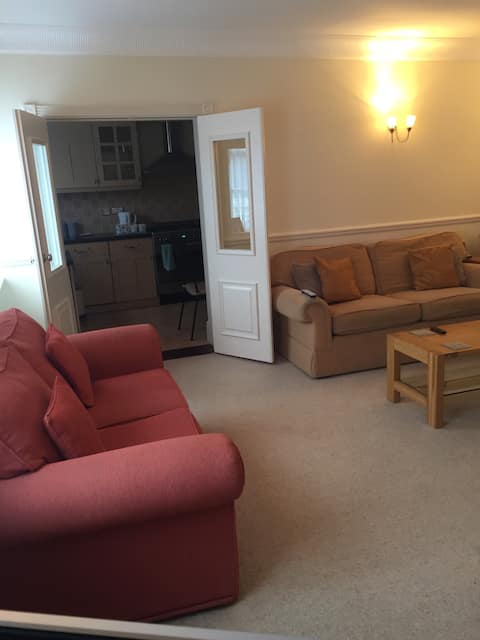 Popular Airbnb listing: Seaside retreat with car parking. Home from home. in Kent