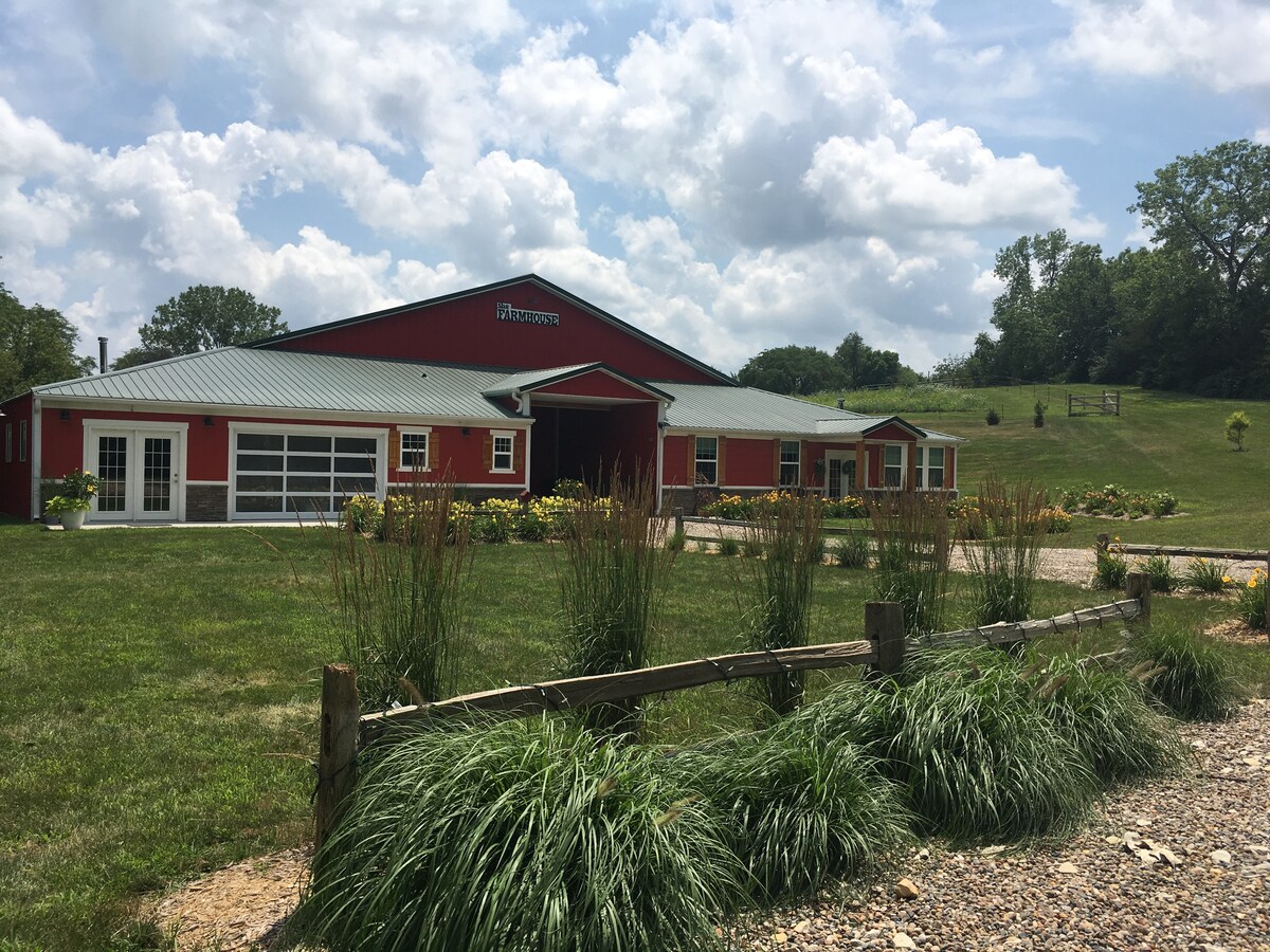 Modern Farmhouse with Optional Venue Rental Houses for Rent in