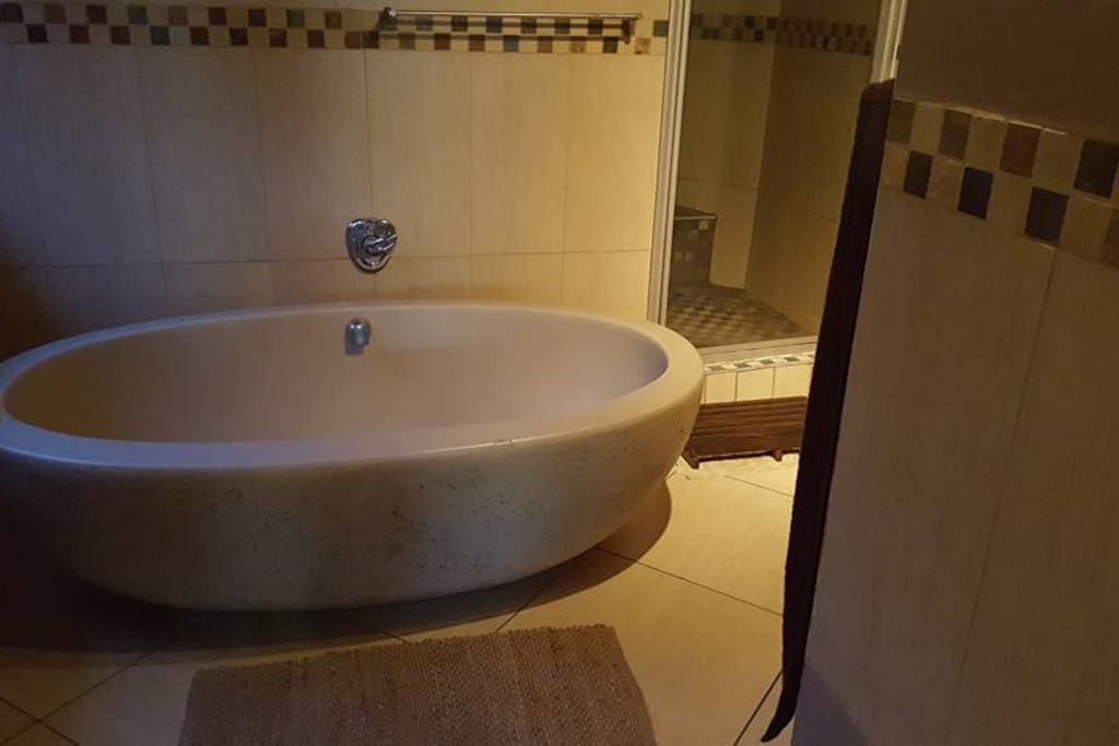 Hot tub/bath