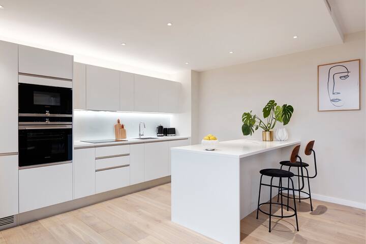 Classic 2 Bedroom Apartment – Camden 1 gallery image 4