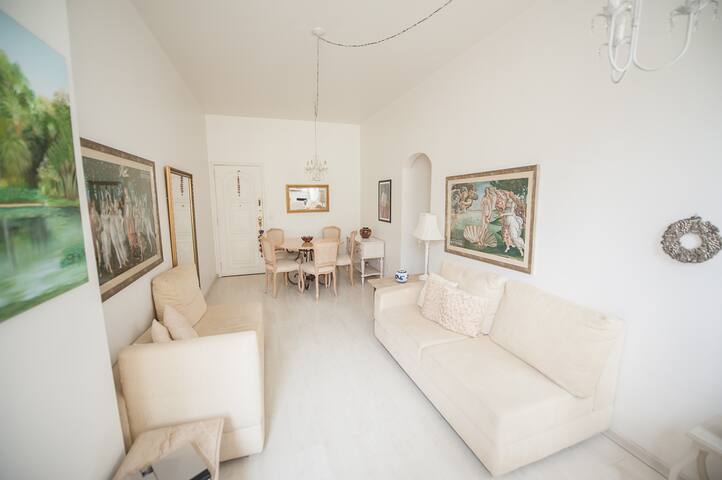 Quiet 3-bedroom apartment in the heart of Gávea gallery image 2