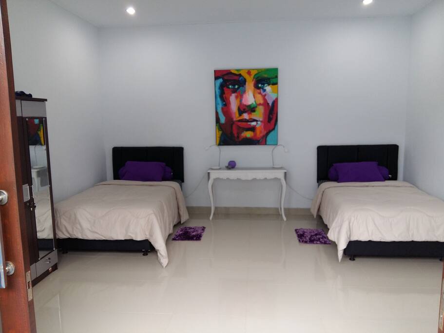 Room 2 single beads Ensuite bathroom