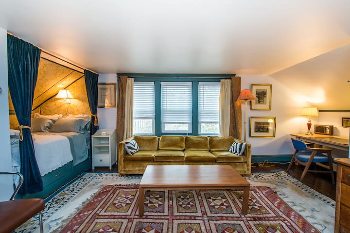 Cozy loft in Providence