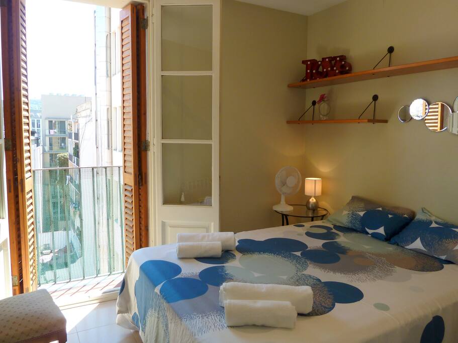 Double room with matrimonial bed.