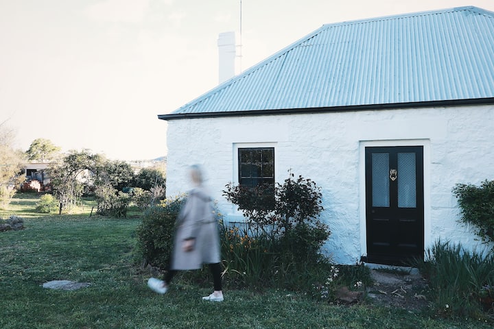 Scarecrow Cottage | Swansea | 1800s cottage