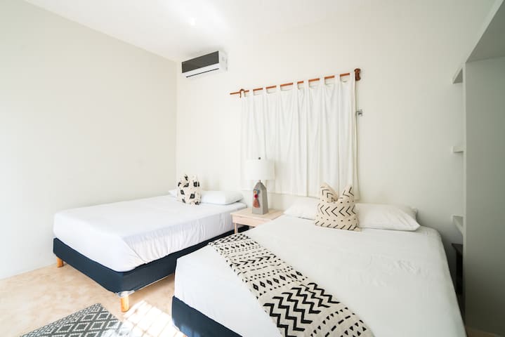 Room Trinidad spacious/comfy + pool Macorina