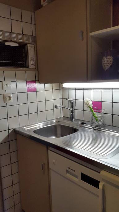 coin cuisine micro-onde lave vaisselle et réfrigérateur
