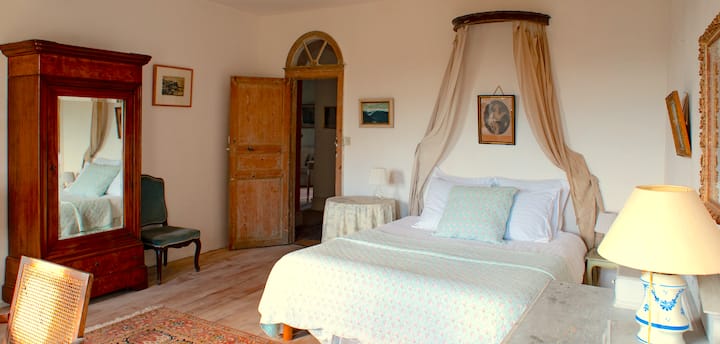 El dormitorio Ciel. (Marcado en los planos de piso como "Dormitorio de Molly")