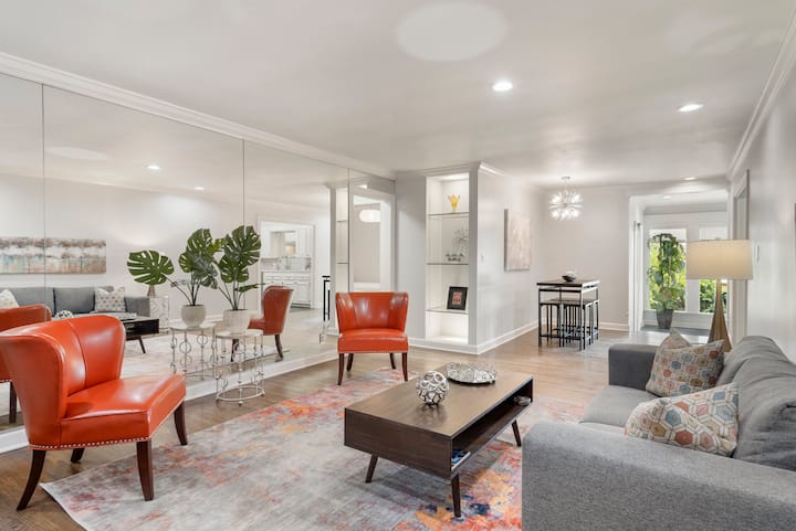 Tulsa Fairgrounds! Posh Modern Home - Tulsa, OK