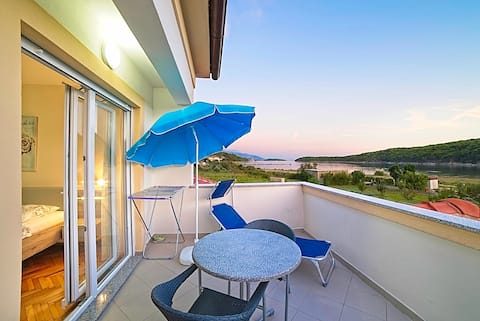 Luxury studio apartment for romantic holiday No.5