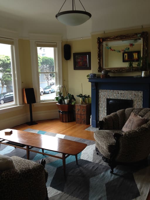 Another picture of living room