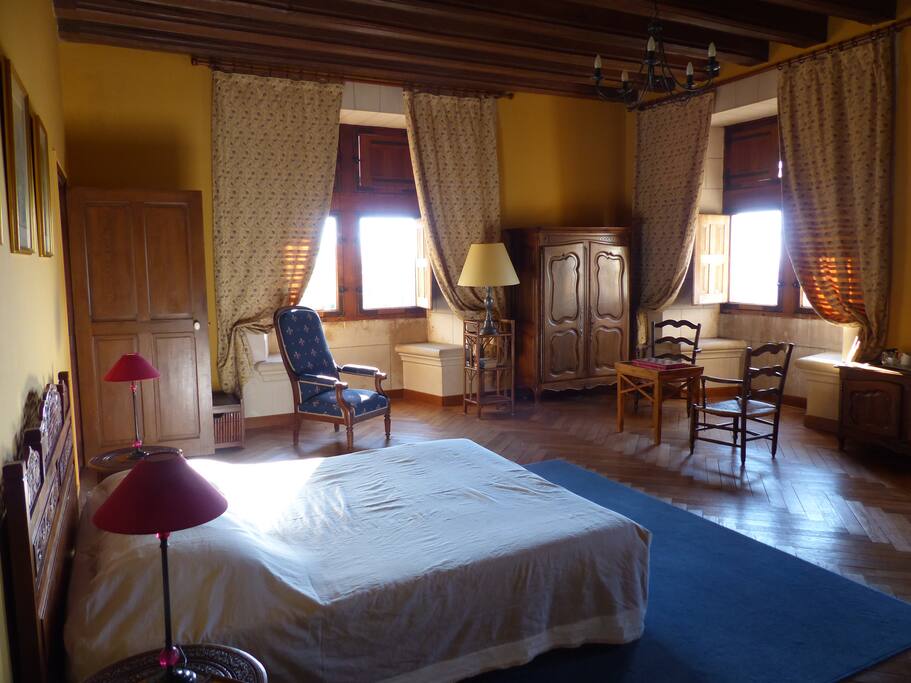 Chambre Jacques Coeur, donnant au sud sur la vallée de la Loire