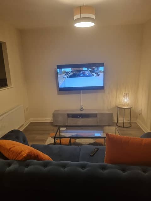 Large 2 bed,2 bathroom apartment