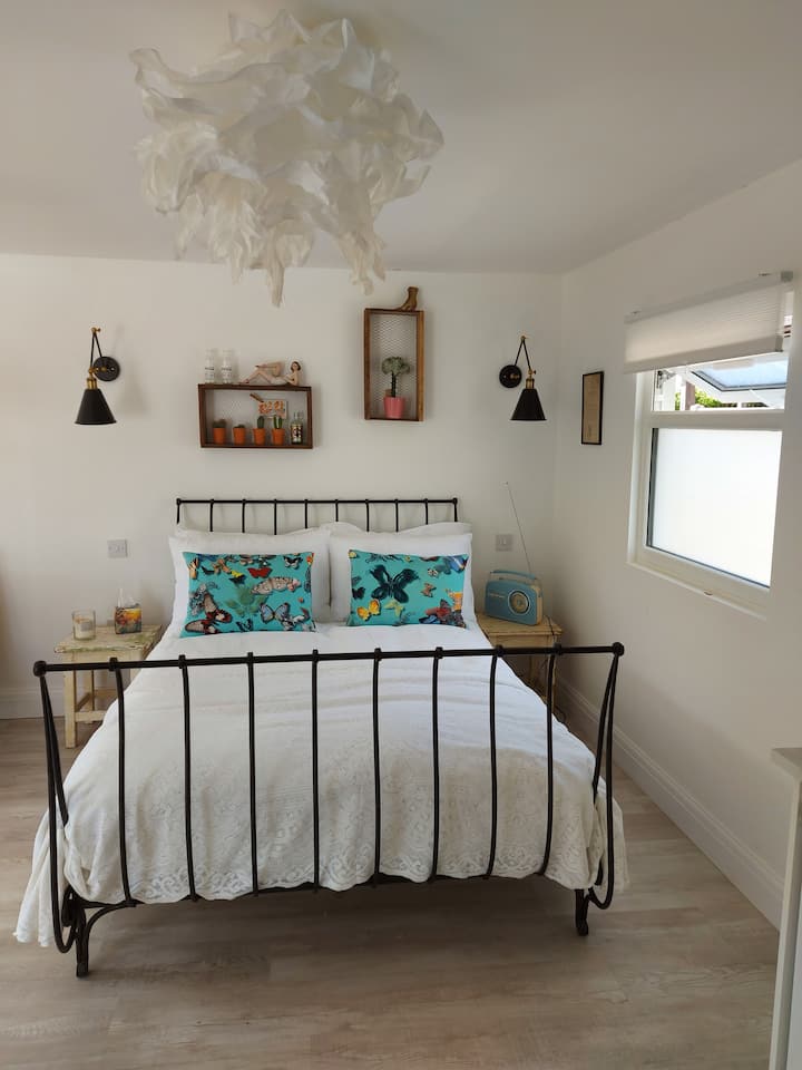 Krevat dopio me dyshek të cilësisë më të lartë.