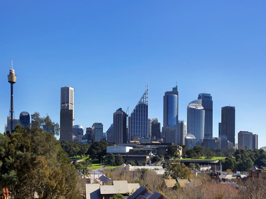 Top floor apartment with view to the CBD fringe