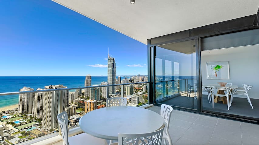 Ocean and Hinterland views from 43rd Floor! 1431