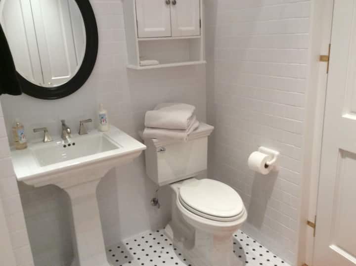 Cozy brownstone bed & bath; pvt.ent - Guest suites for Rent in New York ...