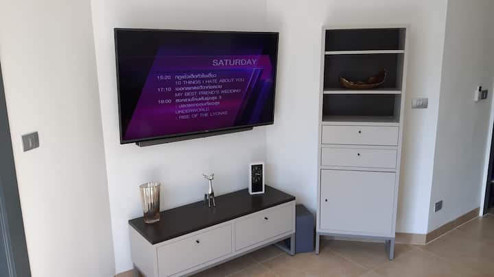Luxury 1 Bedroom, Soi Bukeauw 15, Poolview - パッタヤー