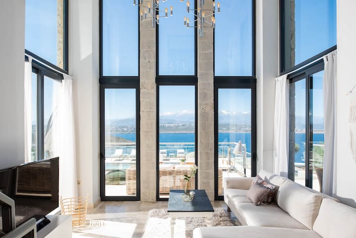 Villa Rey – Follow your luxury senses. Seafront