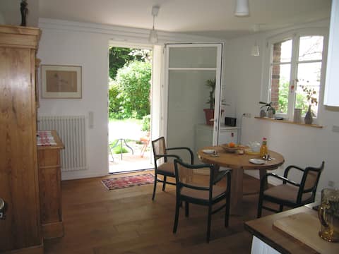 Beliebte Airbnb-Anzeige: The B@HOME-Apartment 80m²Oberkassel in Oberkassel