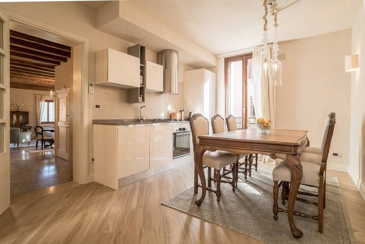 Casa Agostina: Feel the real atmosphere of Venice gallery image 4