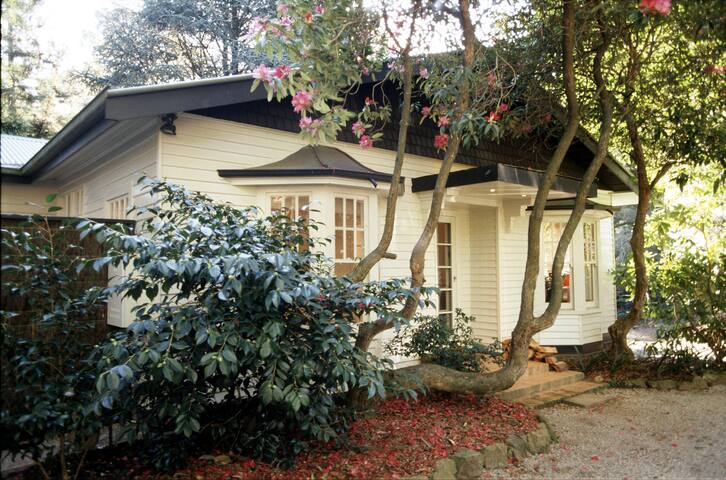 LOCHIEL ORIGINAL COTTAGE (8 PERSON) gallery image 2